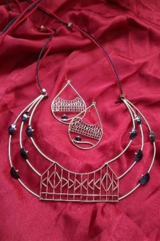 HOWRAH BRIDGE NECKPIECE